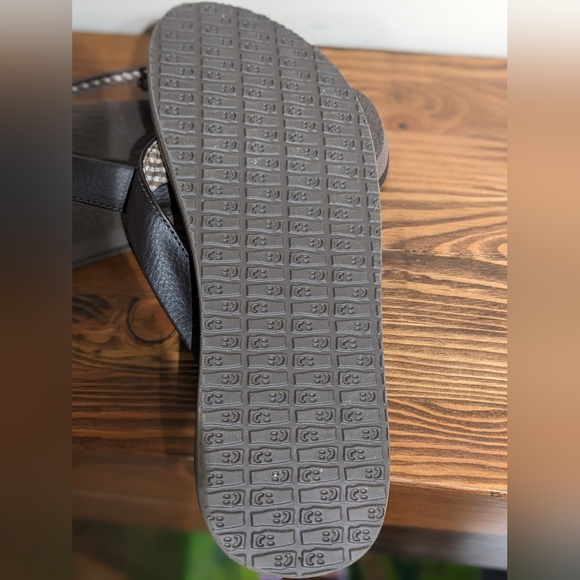 Sold-NWT Sanuk Yoga Mat Sandals - Picture 4 of 4